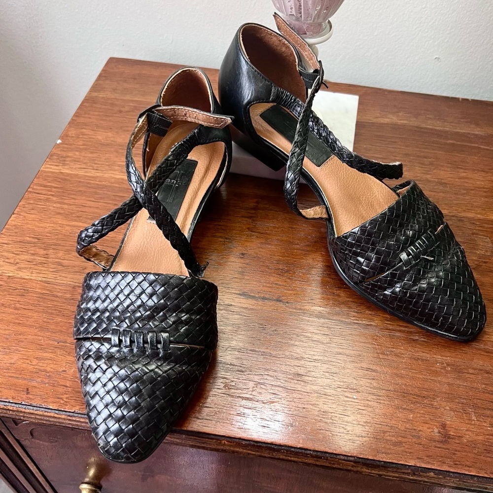 Vintage woven leather cross ballet strap shoes